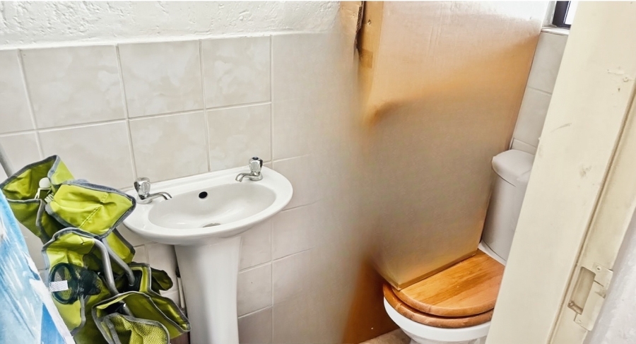 1 Bedroom Property for Sale in Sunninghill Gauteng