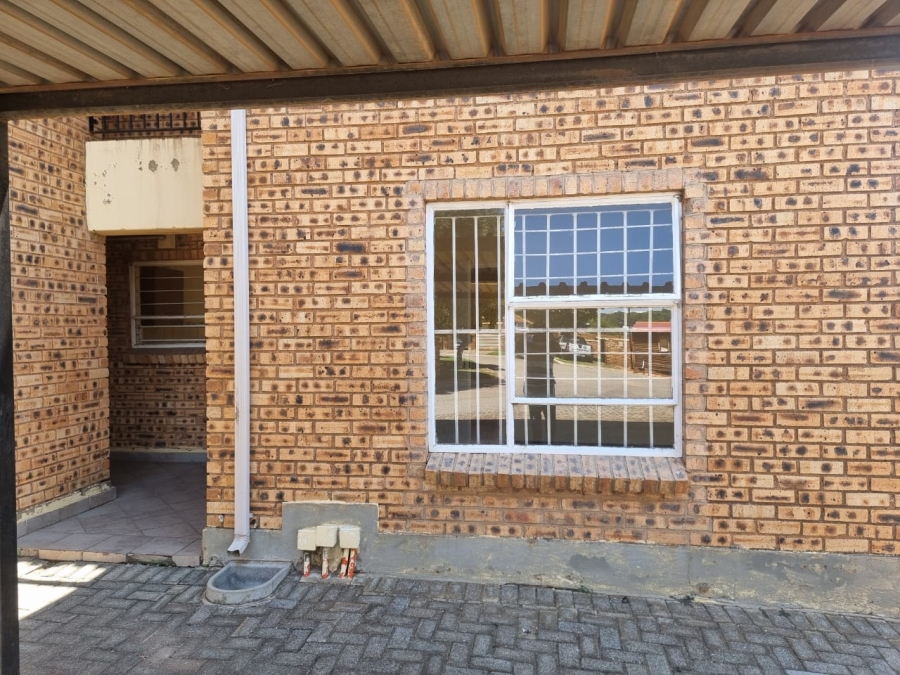 To Let 2 Bedroom Property for Rent in Honeydew Gauteng
