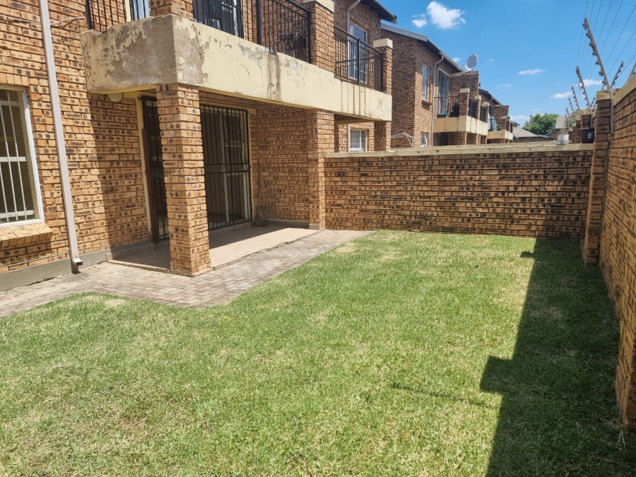 To Let 2 Bedroom Property for Rent in Honeydew Gauteng