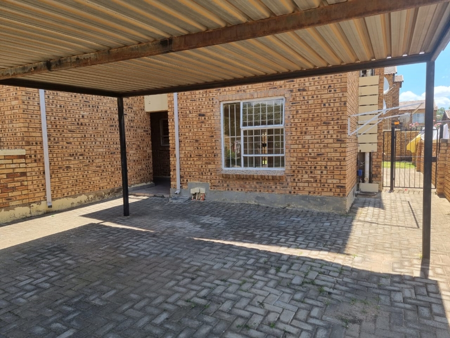 To Let 2 Bedroom Property for Rent in Honeydew Gauteng