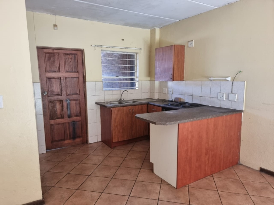 To Let 2 Bedroom Property for Rent in Honeydew Gauteng