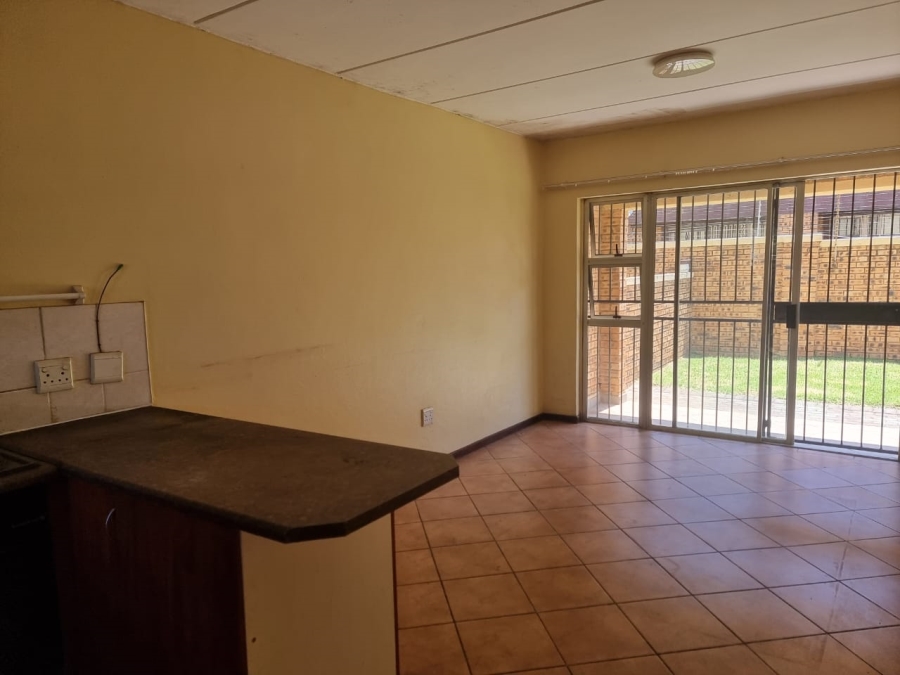 To Let 2 Bedroom Property for Rent in Honeydew Gauteng