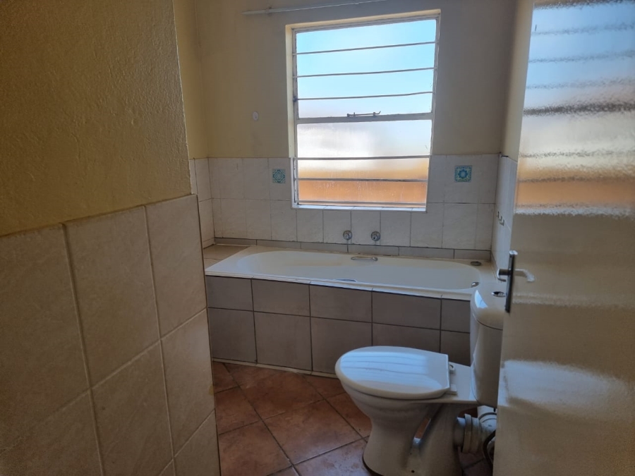 To Let 2 Bedroom Property for Rent in Honeydew Gauteng
