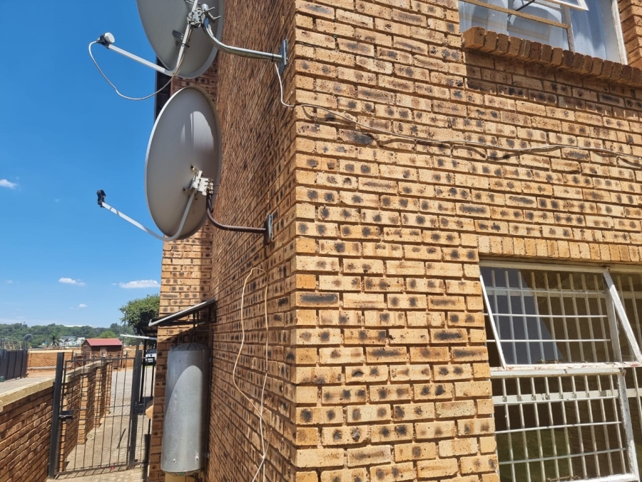 To Let 2 Bedroom Property for Rent in Honeydew Gauteng