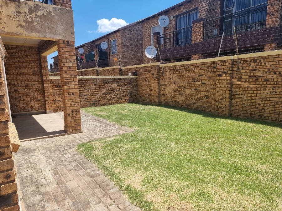 To Let 2 Bedroom Property for Rent in Honeydew Gauteng
