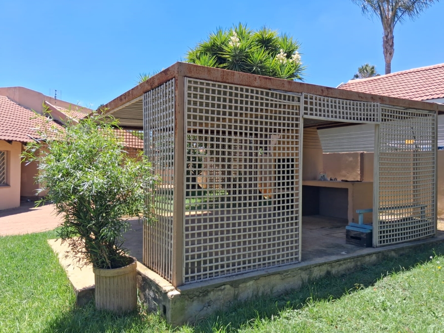 4 Bedroom Property for Sale in Allens Nek Gauteng