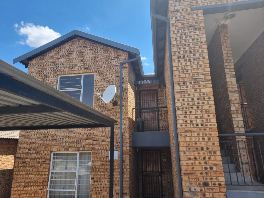 To Let 2 Bedroom Property for Rent in Honeydew Grove Gauteng