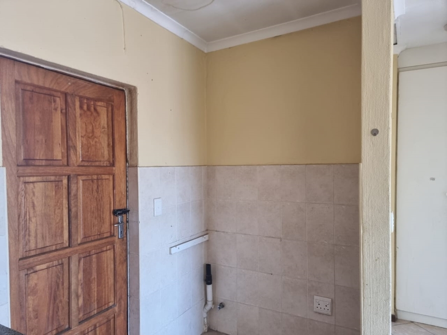 To Let 2 Bedroom Property for Rent in Honeydew Grove Gauteng