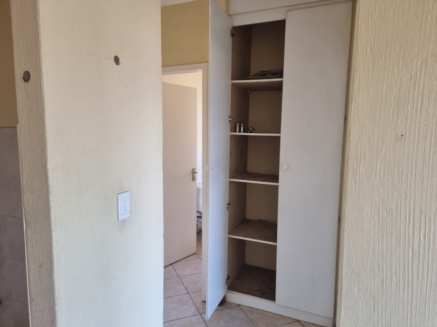 To Let 2 Bedroom Property for Rent in Honeydew Grove Gauteng