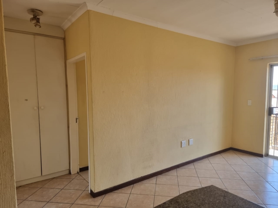 To Let 2 Bedroom Property for Rent in Honeydew Grove Gauteng