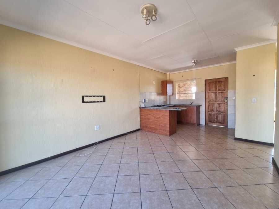 To Let 2 Bedroom Property for Rent in Honeydew Grove Gauteng