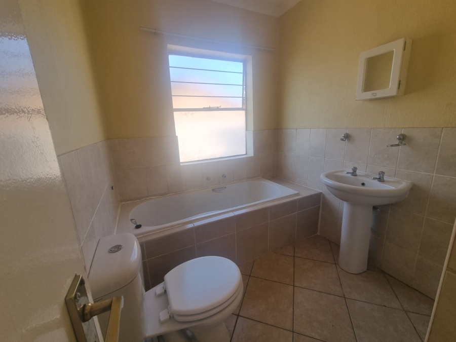 To Let 2 Bedroom Property for Rent in Honeydew Grove Gauteng