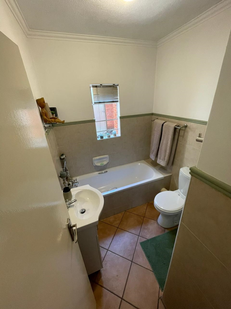 2 Bedroom Property for Sale in Eco Park Gauteng