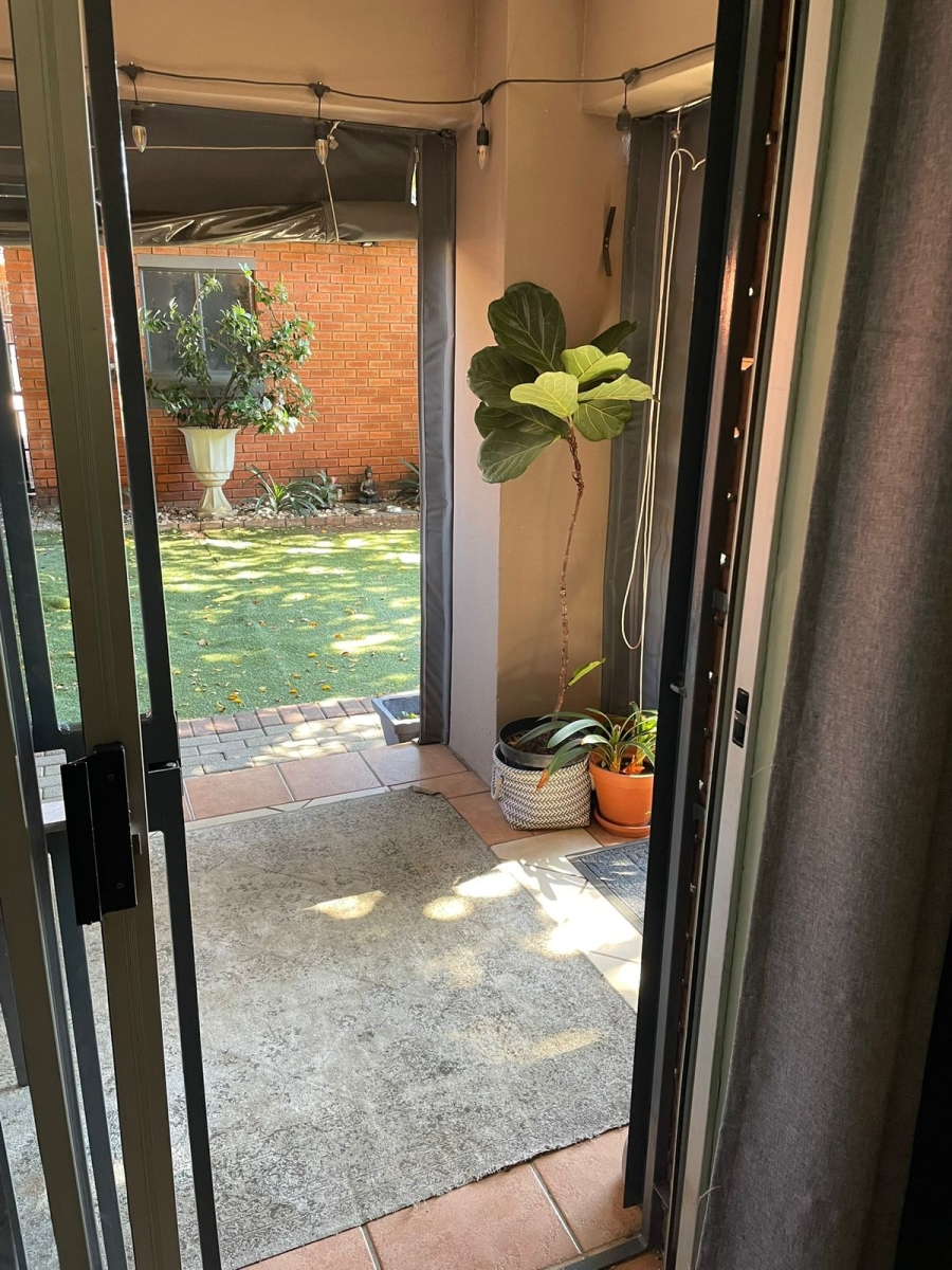 2 Bedroom Property for Sale in Eco Park Gauteng