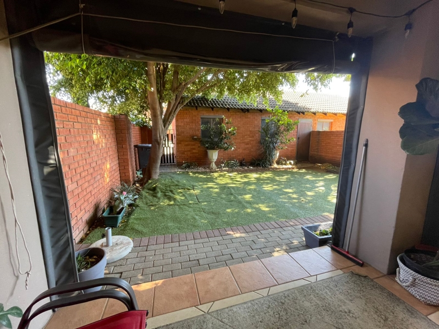 2 Bedroom Property for Sale in Eco Park Gauteng