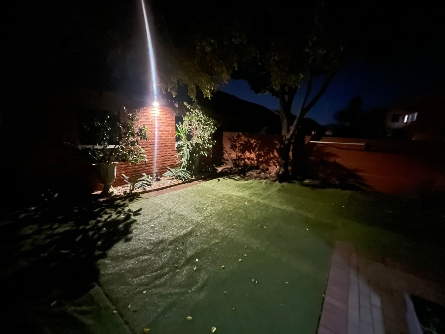 2 Bedroom Property for Sale in Eco Park Gauteng