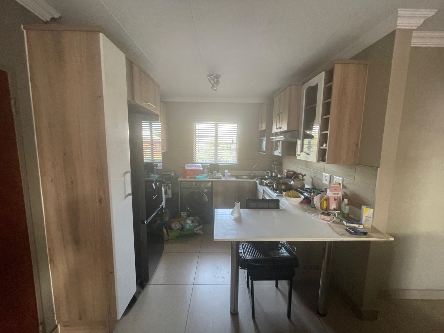 To Let 2 Bedroom Property for Rent in Andeon AH Gauteng