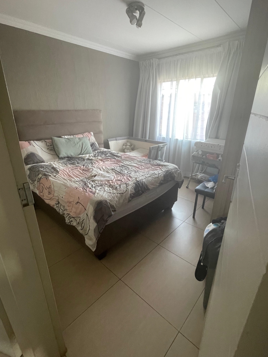 To Let 2 Bedroom Property for Rent in Andeon AH Gauteng