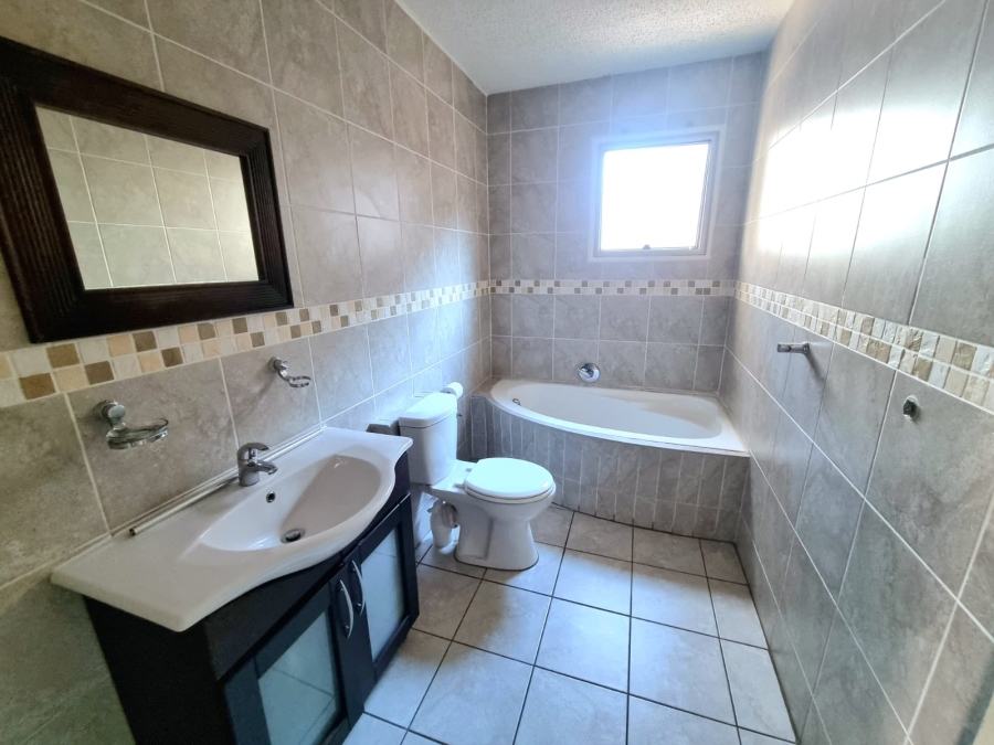 2 Bedroom Property for Sale in Glenanda Gauteng