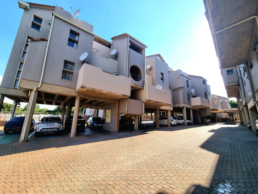 2 Bedroom Property for Sale in Glenanda Gauteng