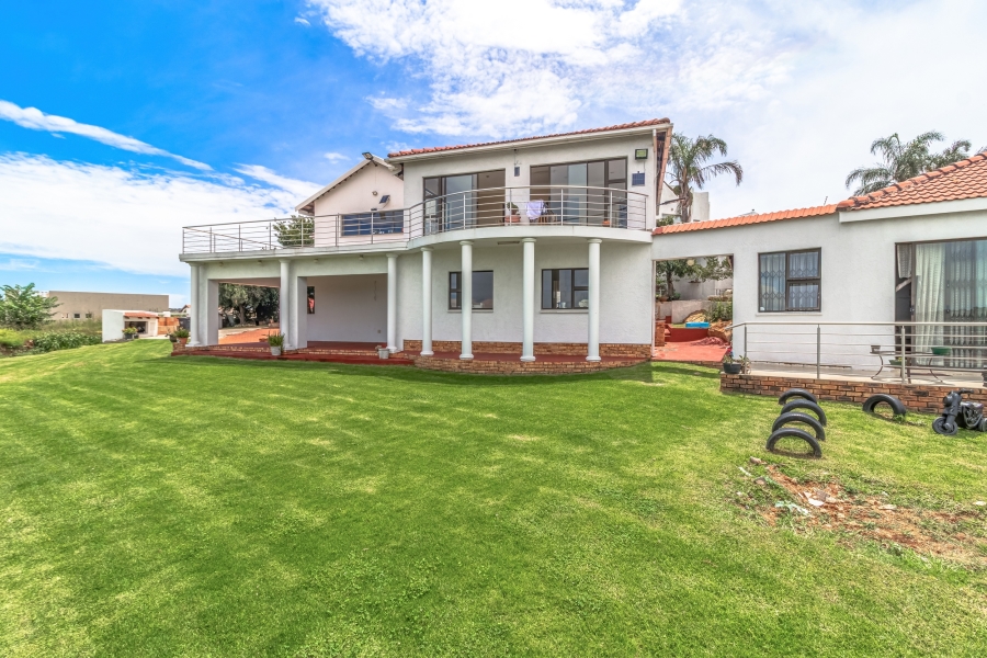 4 Bedroom Property for Sale in Oakdene Gauteng