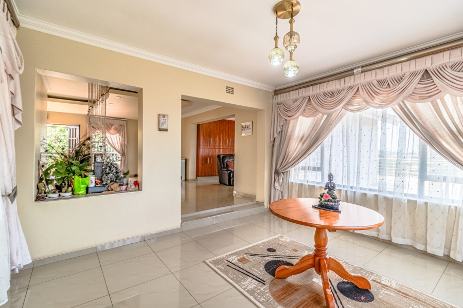 4 Bedroom Property for Sale in Oakdene Gauteng