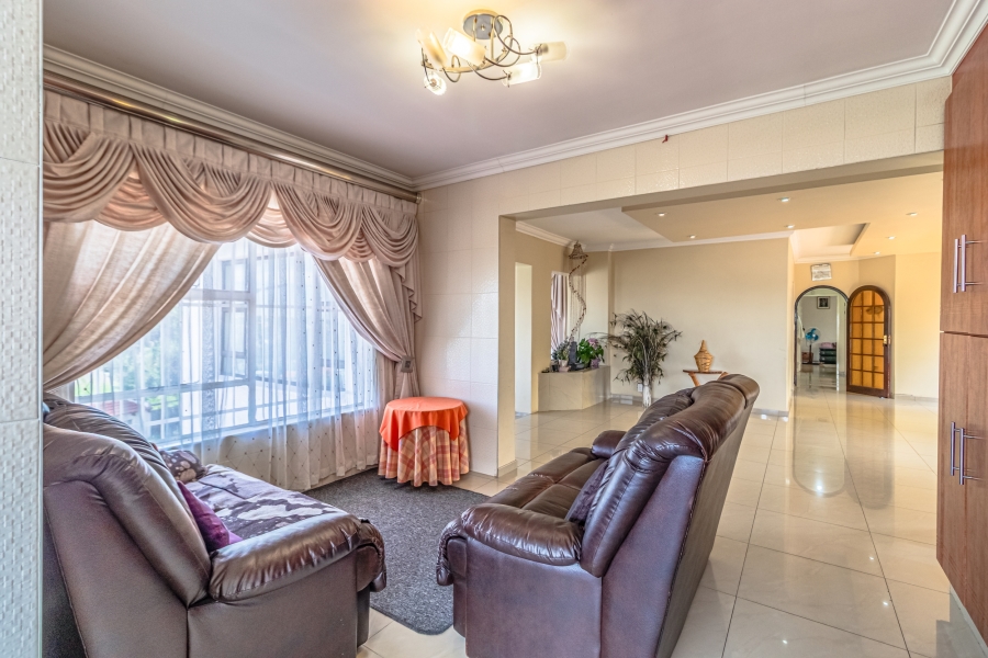 4 Bedroom Property for Sale in Oakdene Gauteng