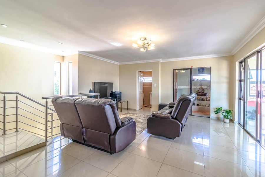4 Bedroom Property for Sale in Oakdene Gauteng