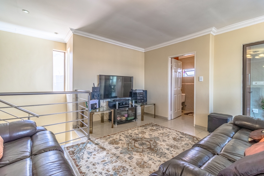 4 Bedroom Property for Sale in Oakdene Gauteng
