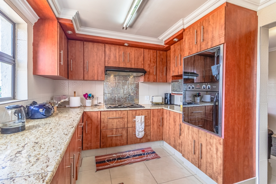 4 Bedroom Property for Sale in Oakdene Gauteng