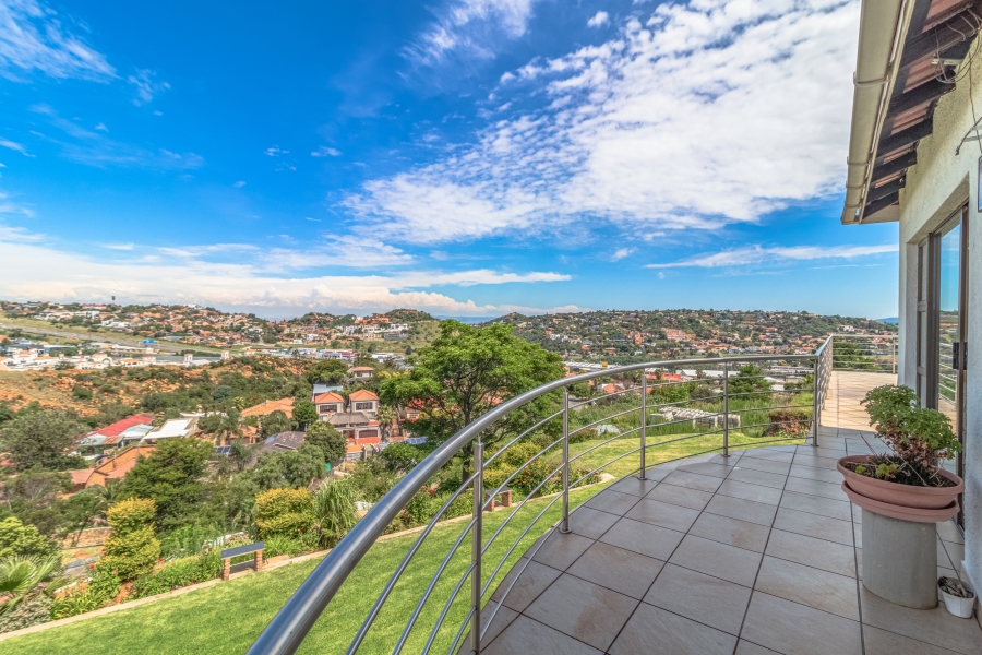 4 Bedroom Property for Sale in Oakdene Gauteng