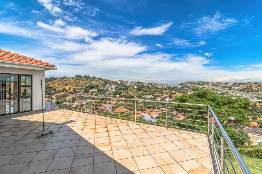 4 Bedroom Property for Sale in Oakdene Gauteng