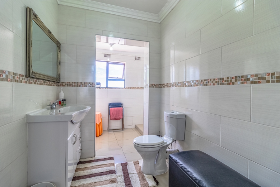 4 Bedroom Property for Sale in Oakdene Gauteng