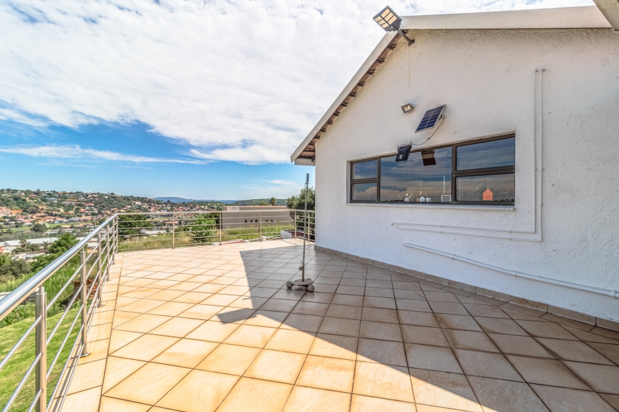 4 Bedroom Property for Sale in Oakdene Gauteng