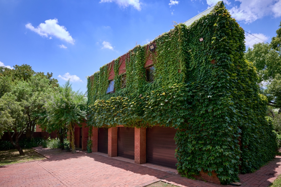 4 Bedroom Property for Sale in Carlswald Gauteng