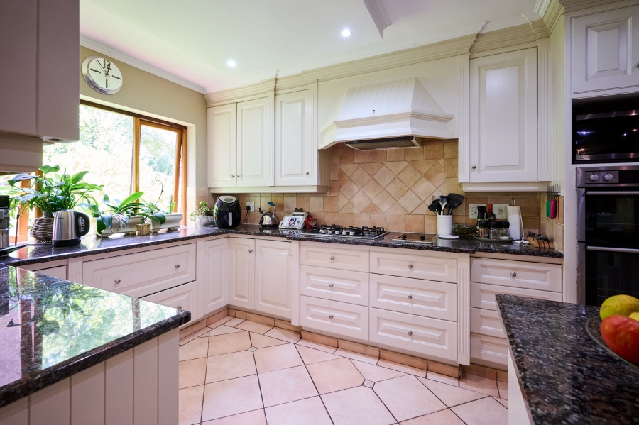 4 Bedroom Property for Sale in Carlswald Gauteng