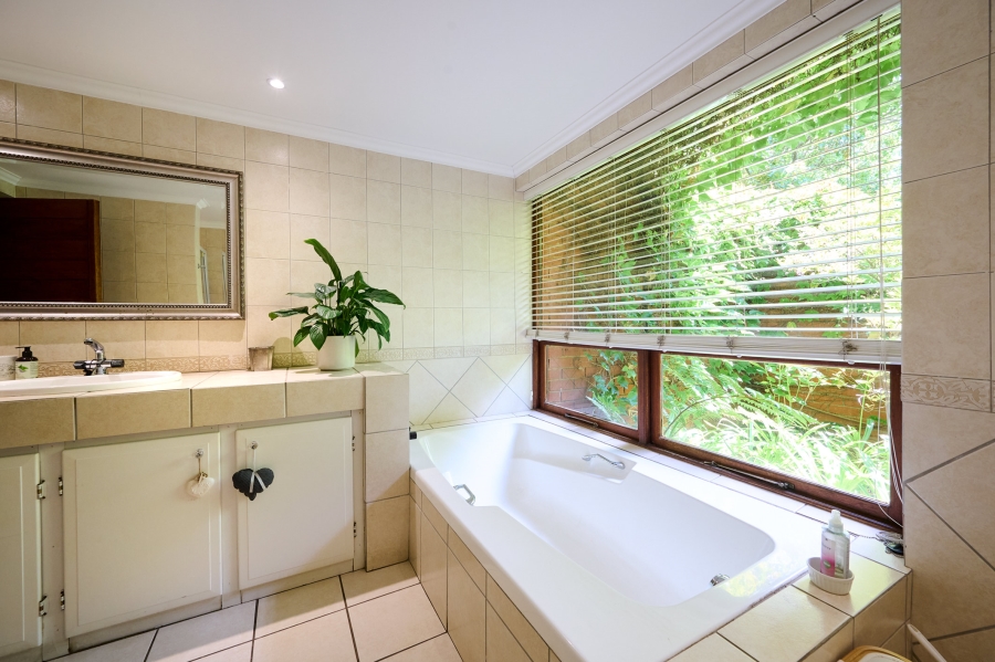 4 Bedroom Property for Sale in Carlswald Gauteng