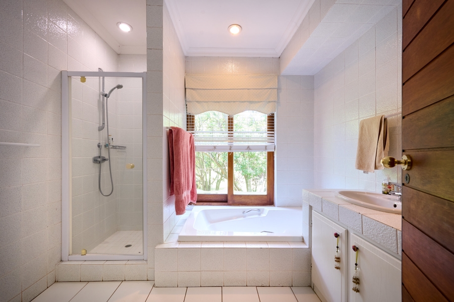 4 Bedroom Property for Sale in Carlswald Gauteng