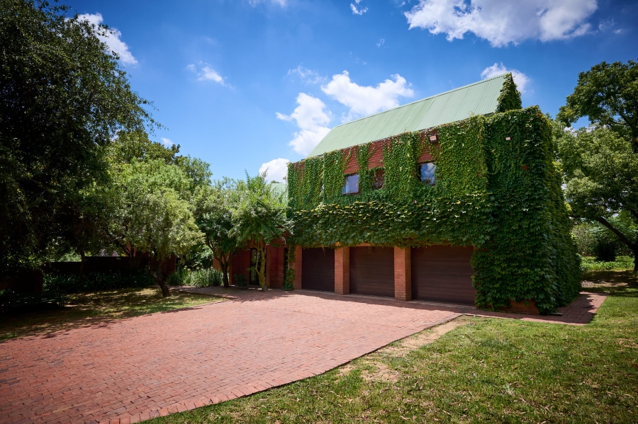 4 Bedroom Property for Sale in Carlswald Gauteng
