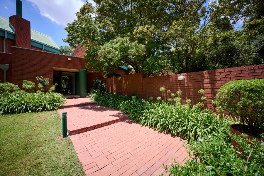 4 Bedroom Property for Sale in Carlswald Gauteng
