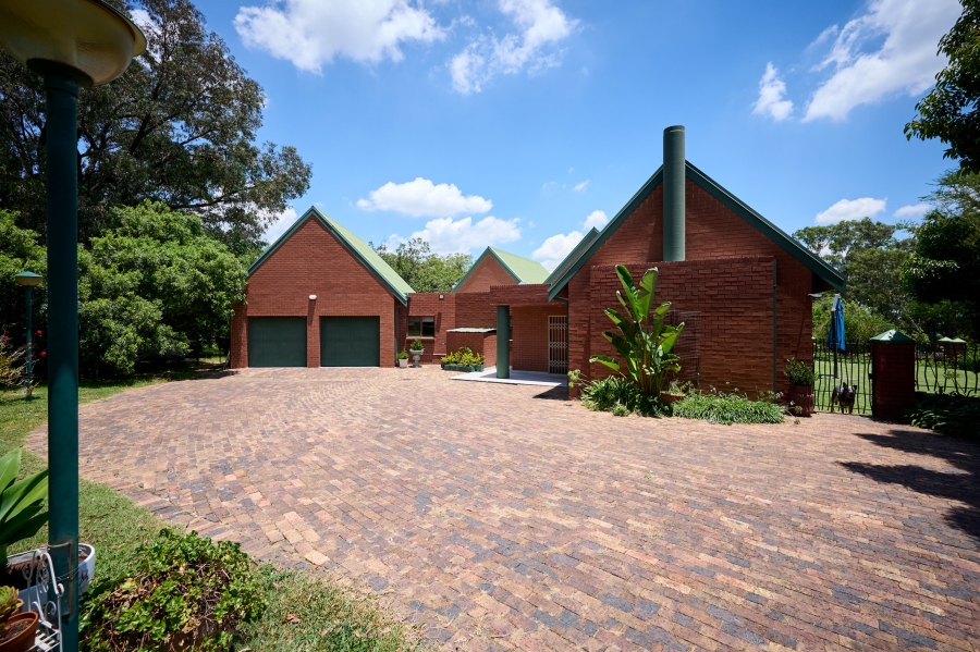 4 Bedroom Property for Sale in Carlswald Gauteng