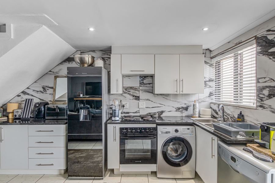 1 Bedroom Property for Sale in Morningside Gauteng