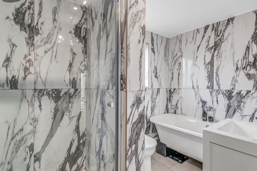 1 Bedroom Property for Sale in Morningside Gauteng