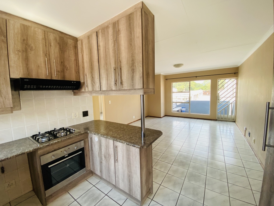 To Let 2 Bedroom Property for Rent in New Redruth Gauteng