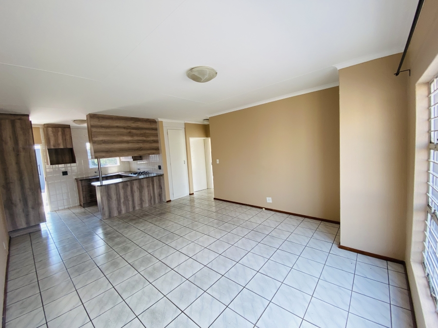 To Let 2 Bedroom Property for Rent in New Redruth Gauteng