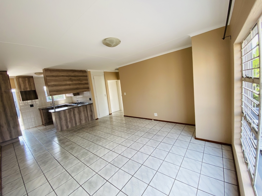 To Let 2 Bedroom Property for Rent in New Redruth Gauteng