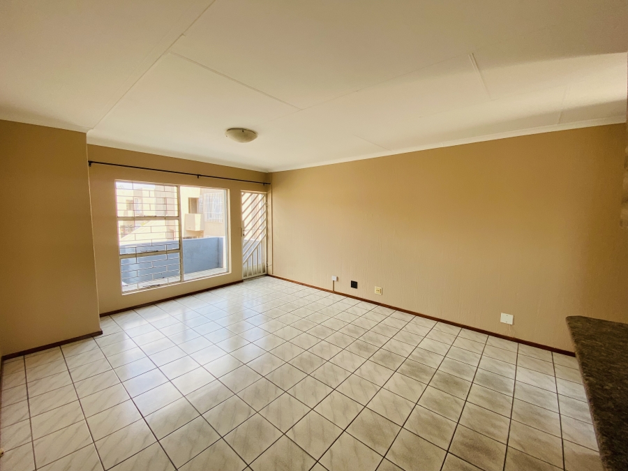 To Let 2 Bedroom Property for Rent in New Redruth Gauteng