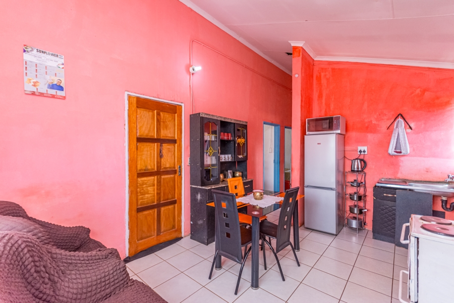 2 Bedroom Property for Sale in Mohlakeng Gauteng