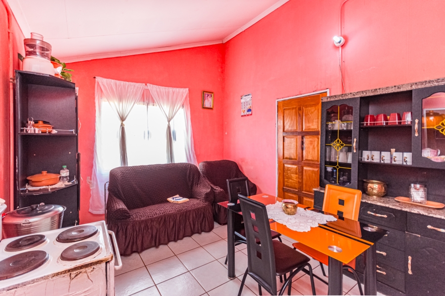 2 Bedroom Property for Sale in Mohlakeng Gauteng