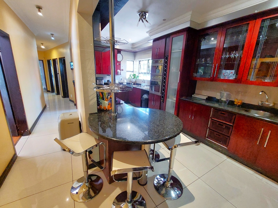 4 Bedroom Property for Sale in Waterkloof Ridge Gauteng